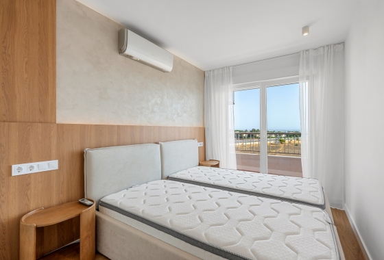 Resale - Apartment / flat - Torrevieja - Punta Prima