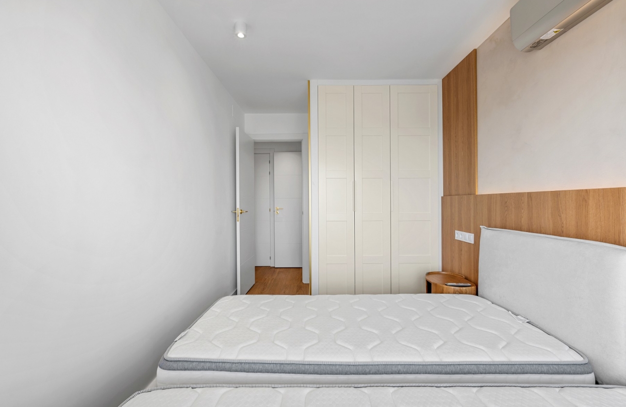 Resale - Apartment / flat - Torrevieja - Punta Prima