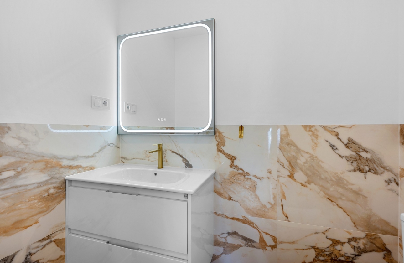 Resale - Apartment / flat - Torrevieja - Punta Prima