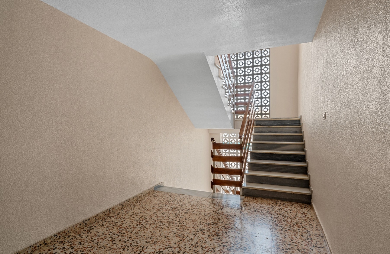 Resale - Apartment / flat - Torrevieja - Punta Prima