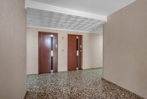 Resale - Apartment / flat - Torrevieja - Punta Prima