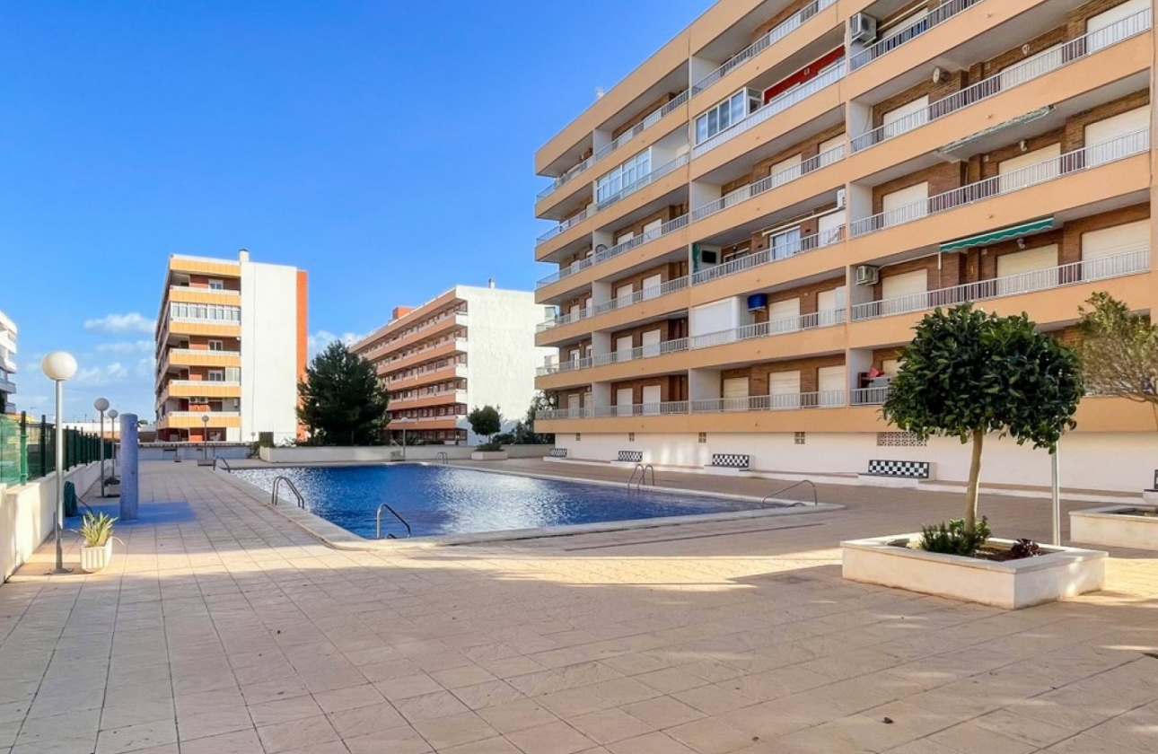 Resale - Apartment / flat - Orihuela Costa - Punta Prima