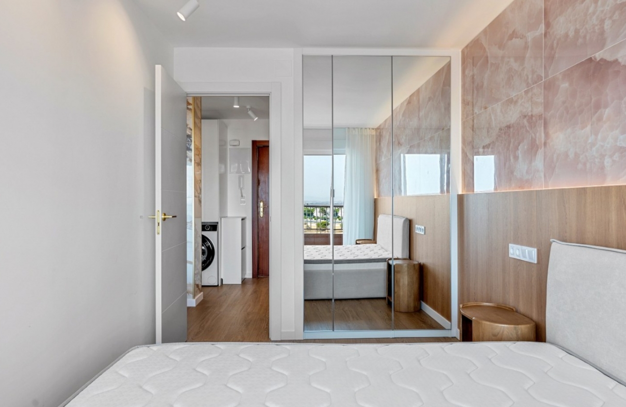 Resale - Apartment / flat - Orihuela Costa - Punta Prima