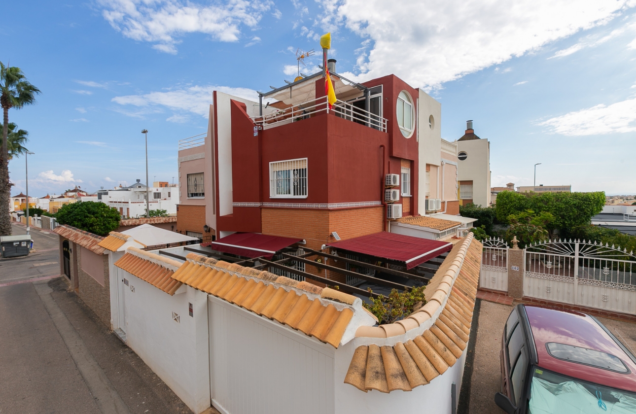 Resale - Villa - Los Altos