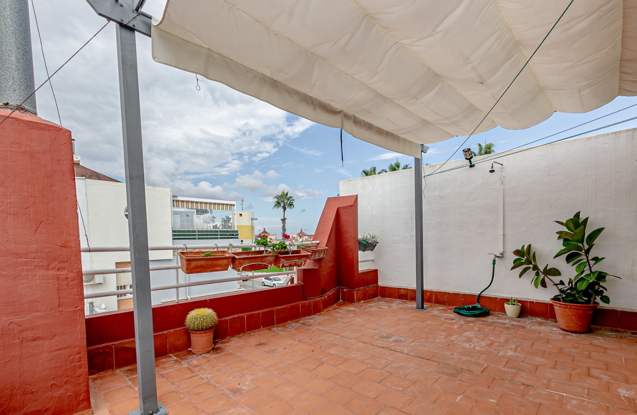 Resale - Villa - Los Altos