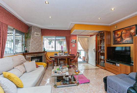 Resale - Villa - Los Altos