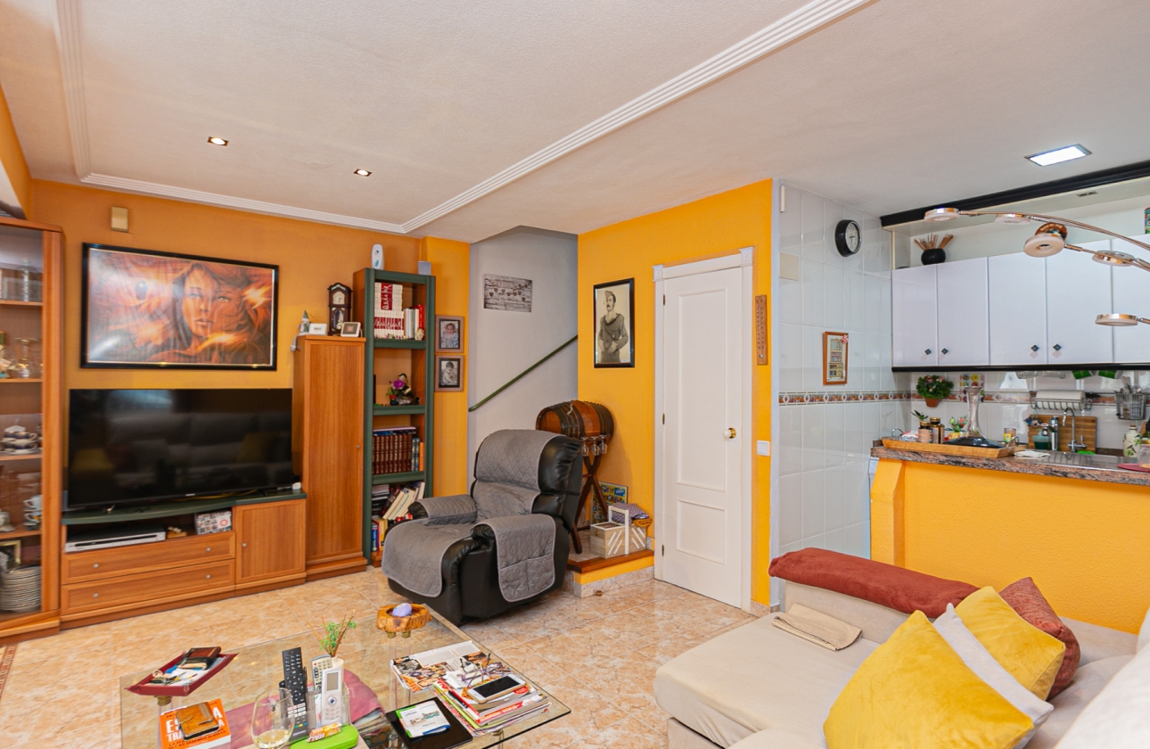 Resale - Villa - Los Altos