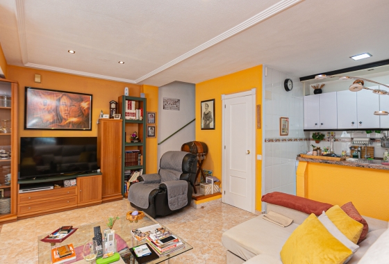 Resale - Villa - Los Altos