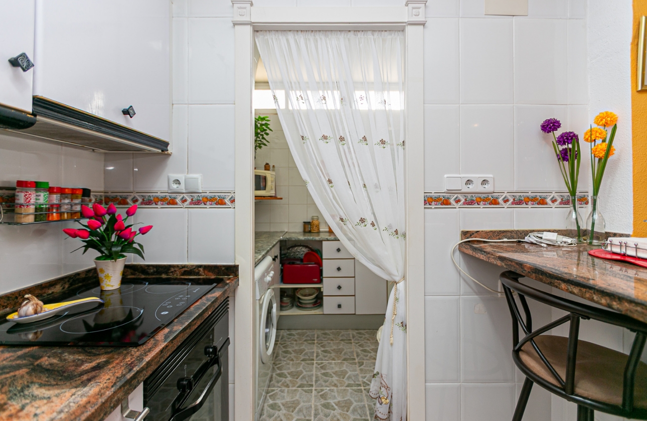 Resale - Villa - Los Altos