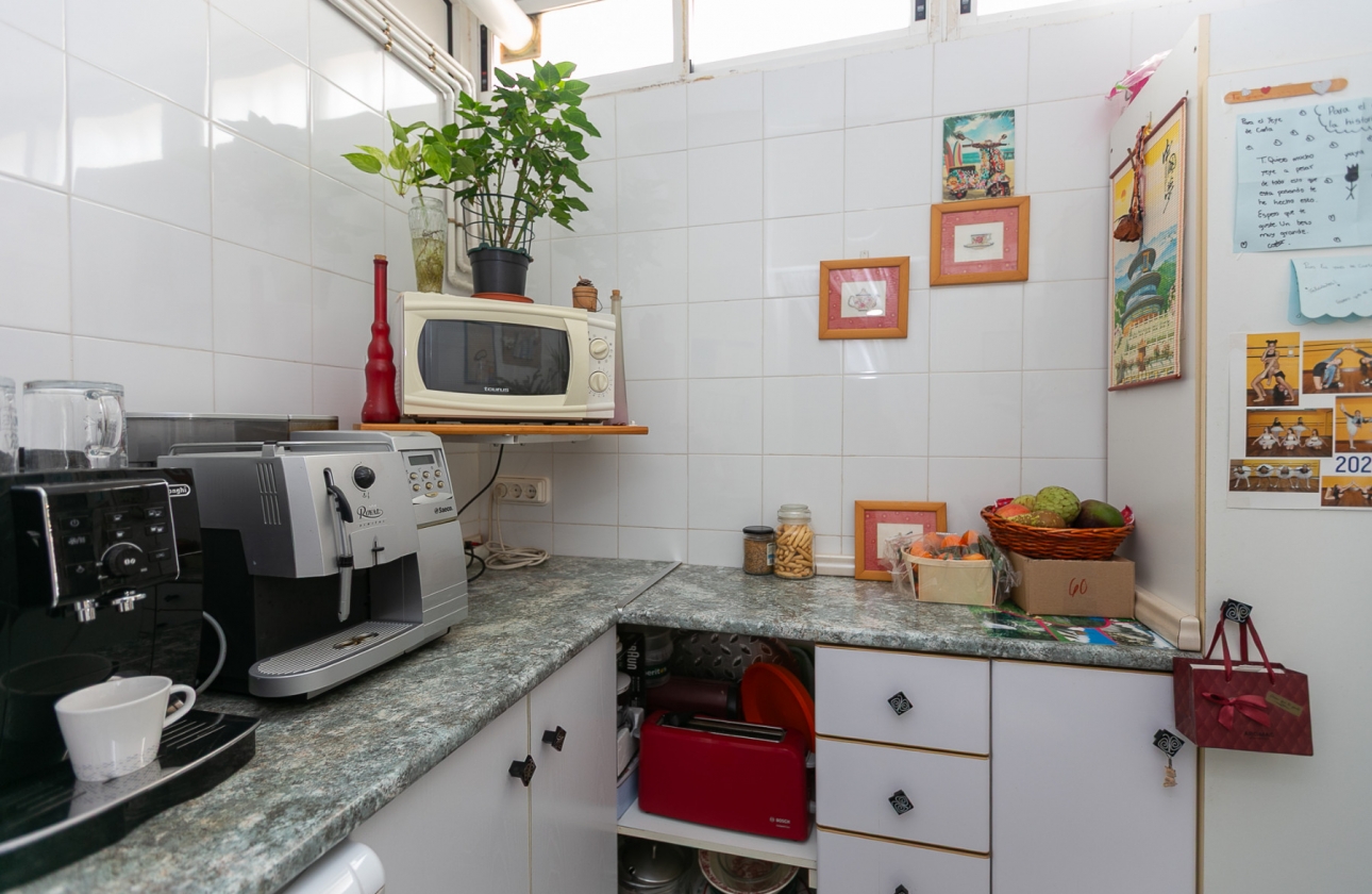 Resale - Villa - Los Altos