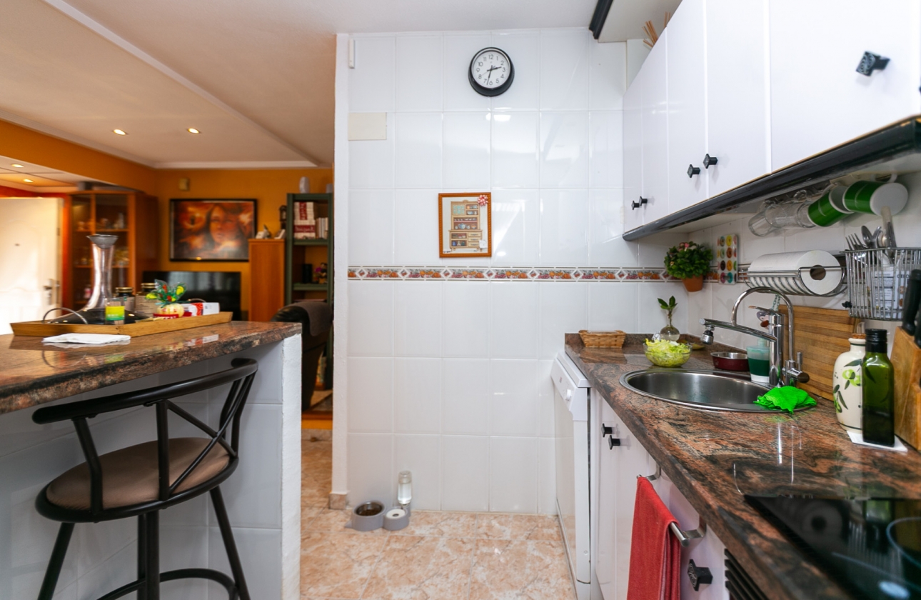 Resale - Villa - Los Altos