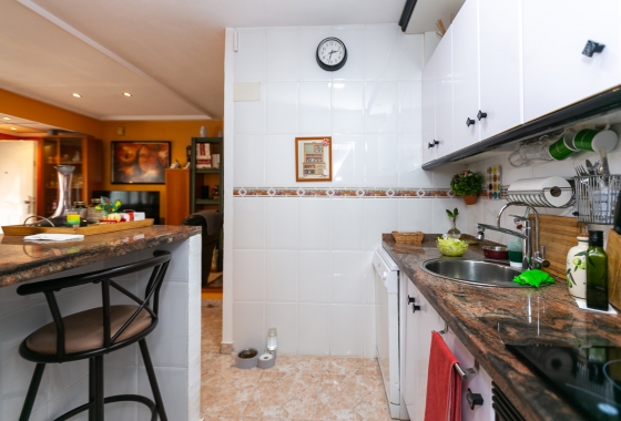 Resale - Villa - Los Altos