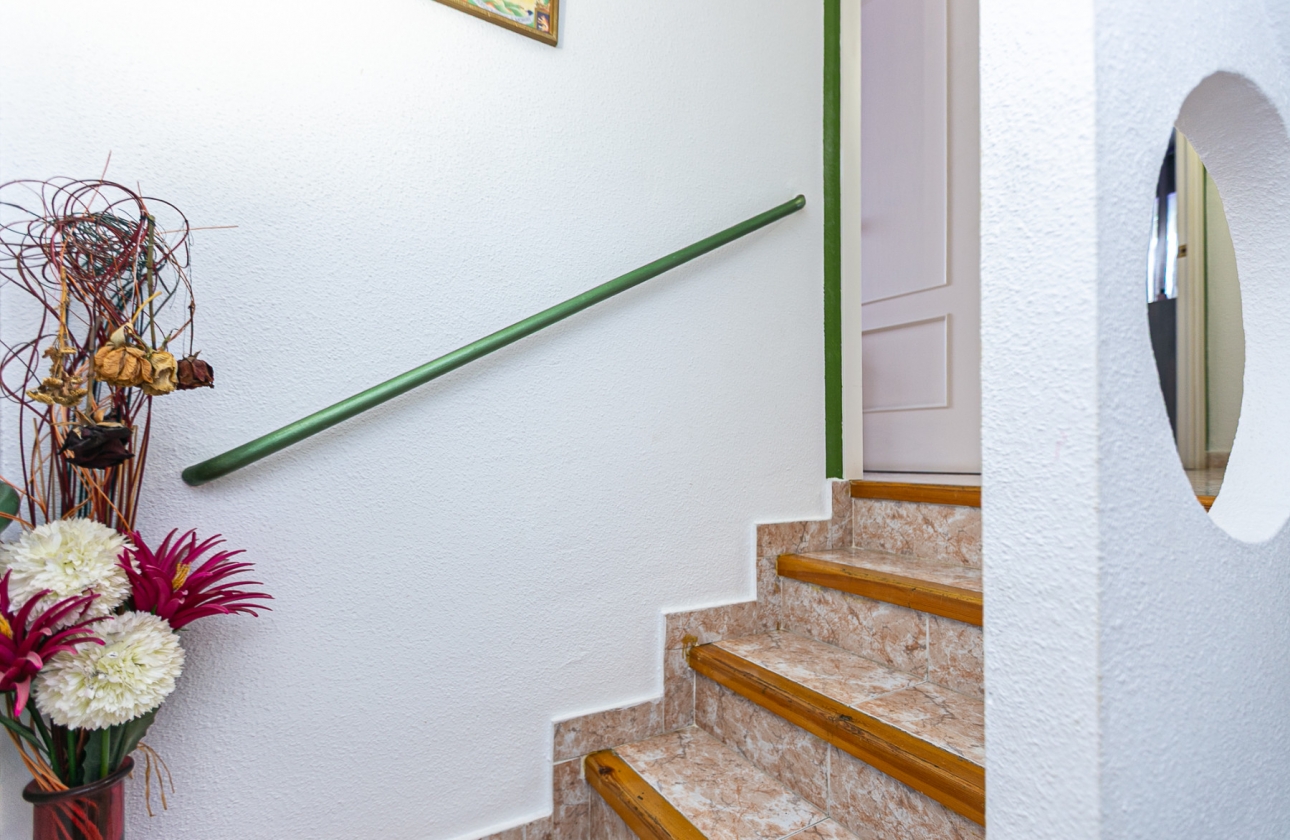 Resale - Villa - Los Altos