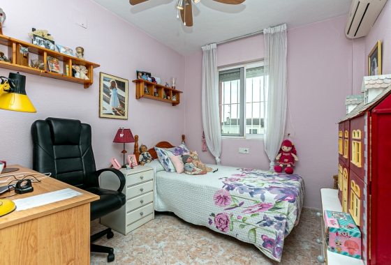 Resale - Villa - Los Altos
