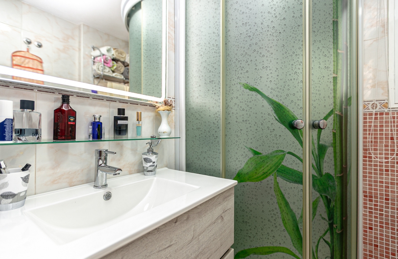 Resale - Villa - Los Altos