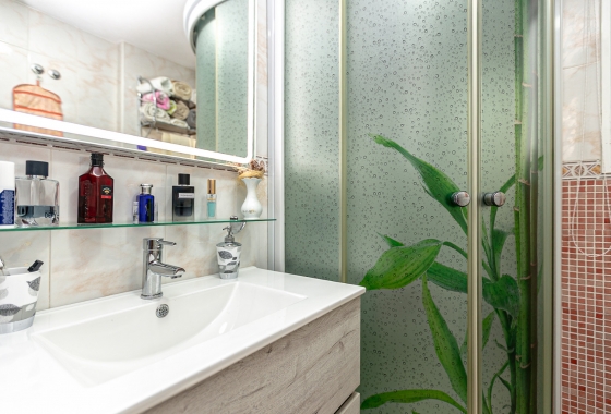 Resale - Villa - Los Altos