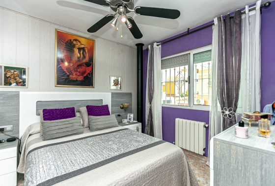 Resale - Villa - Los Altos