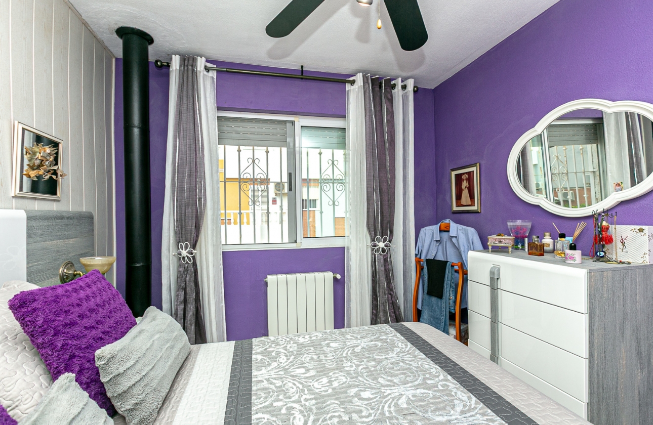 Resale - Villa - Los Altos