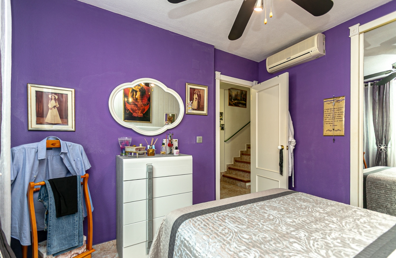 Resale - Villa - Los Altos
