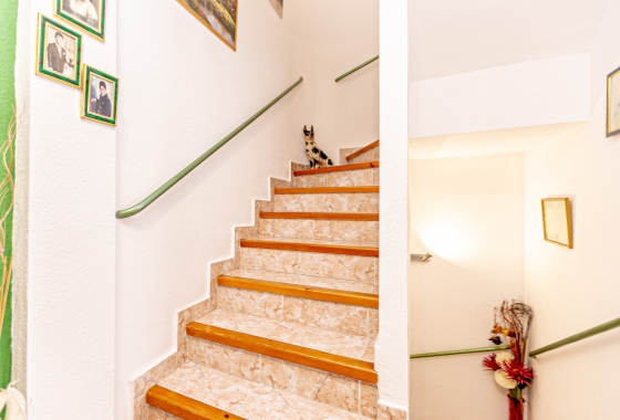 Resale - Villa - Los Altos