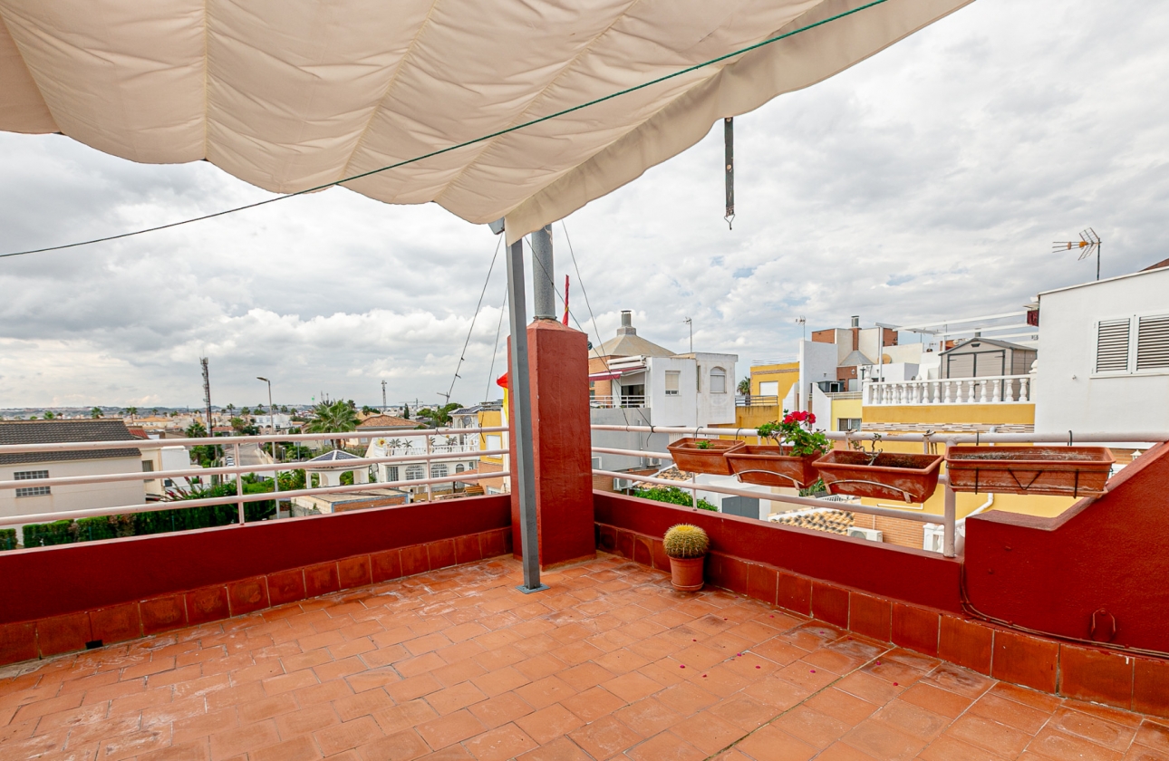 Resale - Villa - Los Altos