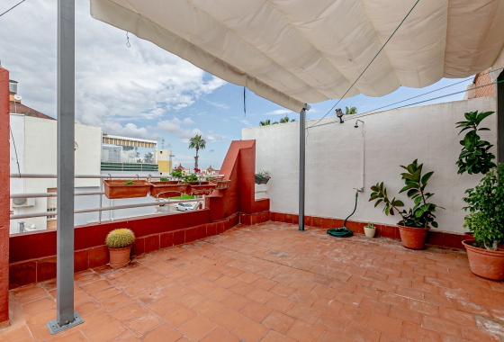 Resale - Villa - Los Altos
