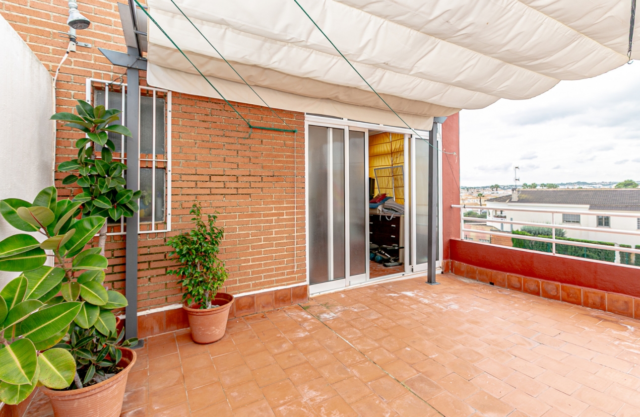 Resale - Villa - Los Altos