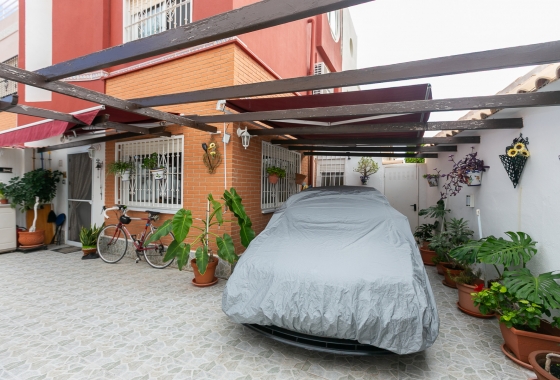 Resale - Villa - Los Altos