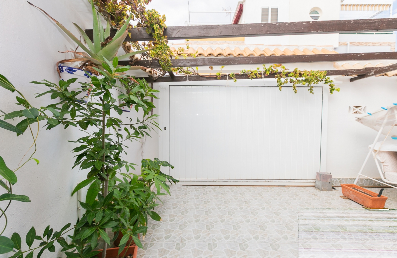 Resale - Villa - Los Altos