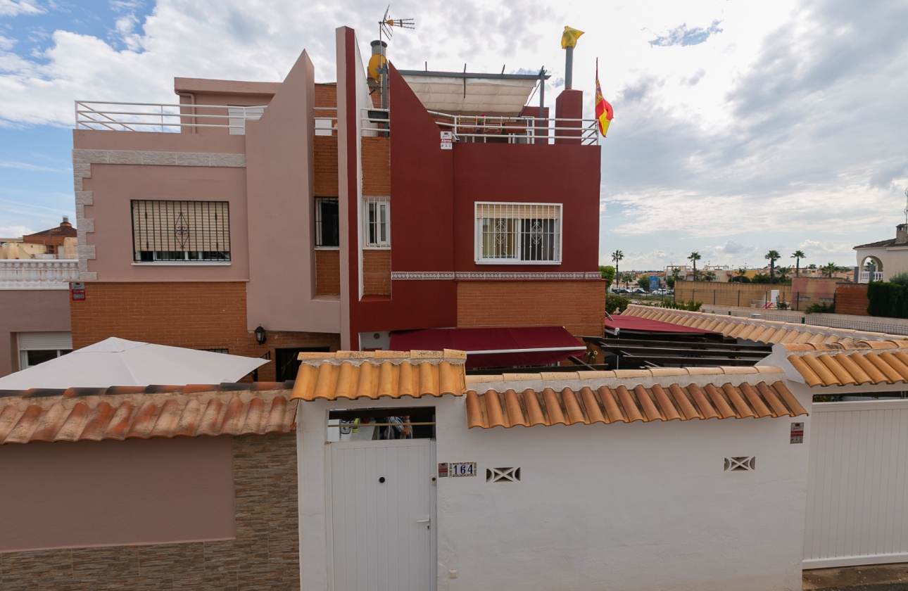 Resale - Villa - Los Altos