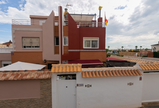 Resale - Villa - Los Altos