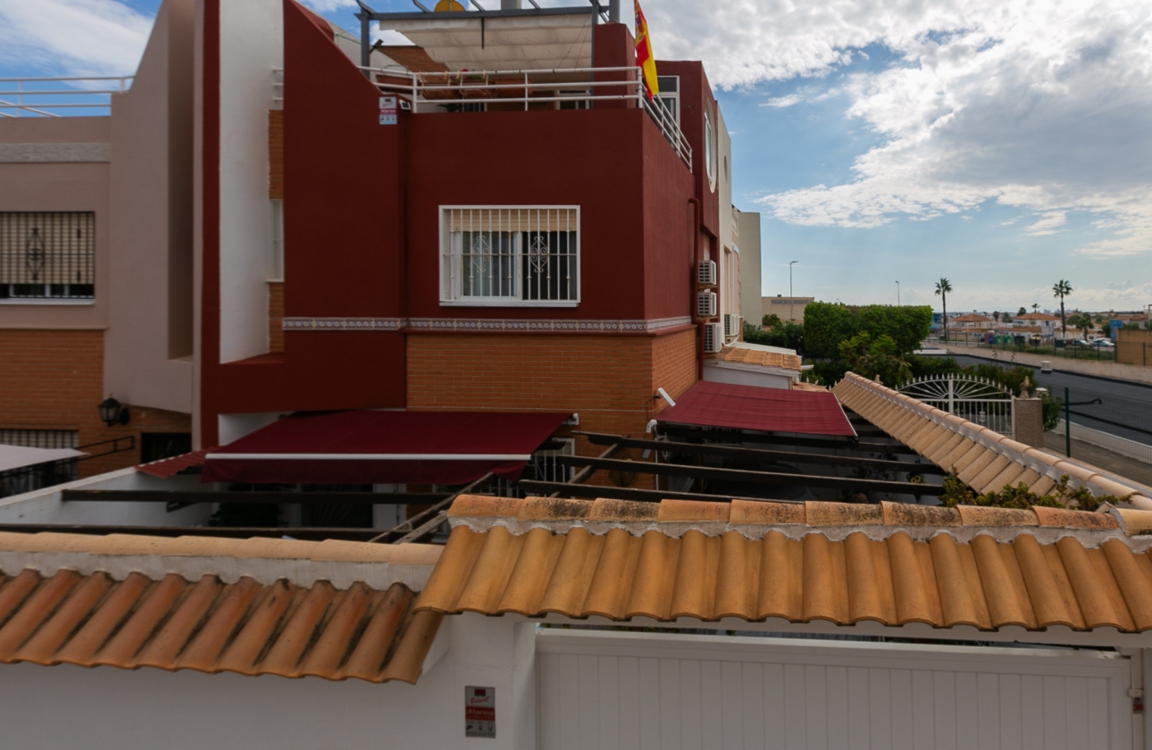 Resale - Villa - Los Altos