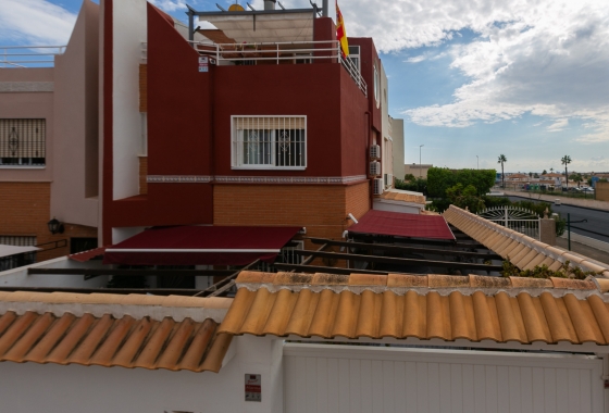 Resale - Villa - Los Altos