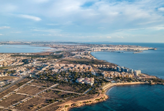 Resale - Villa - Los Altos
