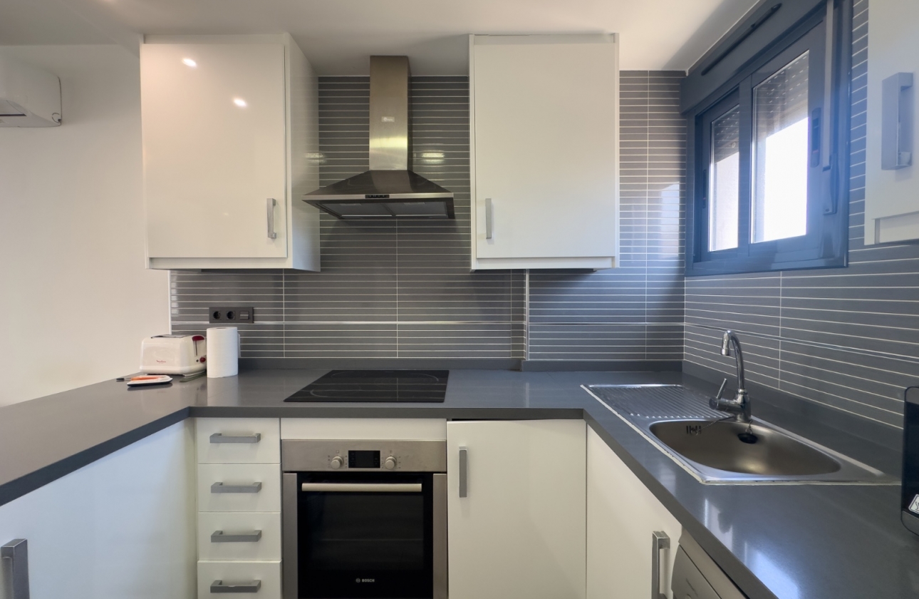 Resale - House - Orihuela Costa - La Zenia