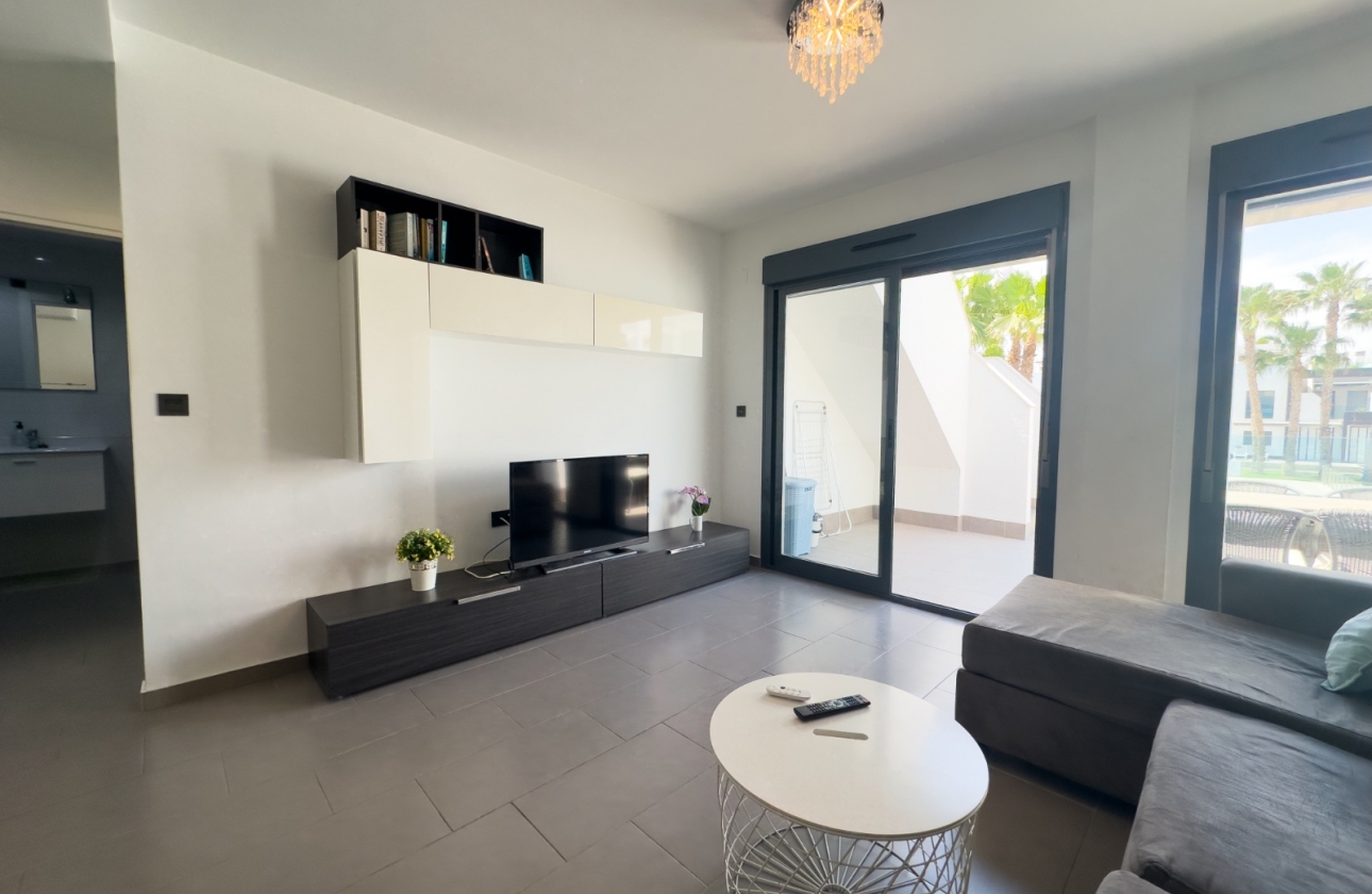 Resale - House - Orihuela Costa - La Zenia