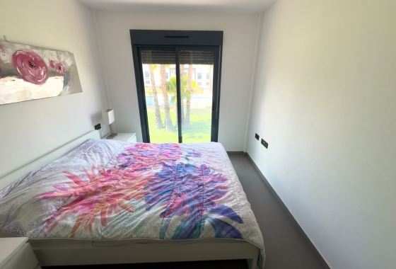 Resale - House - Orihuela Costa - La Zenia
