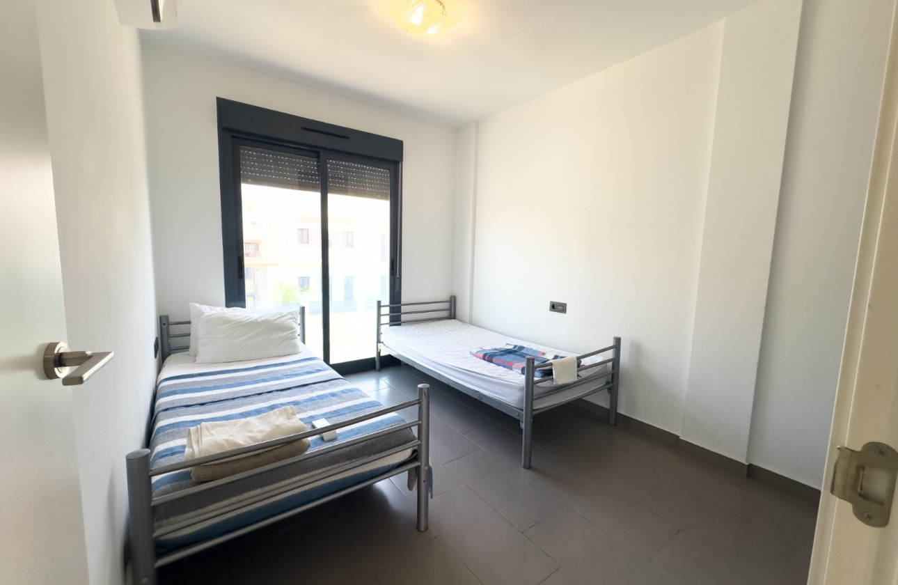 Resale - House - Orihuela Costa - La Zenia