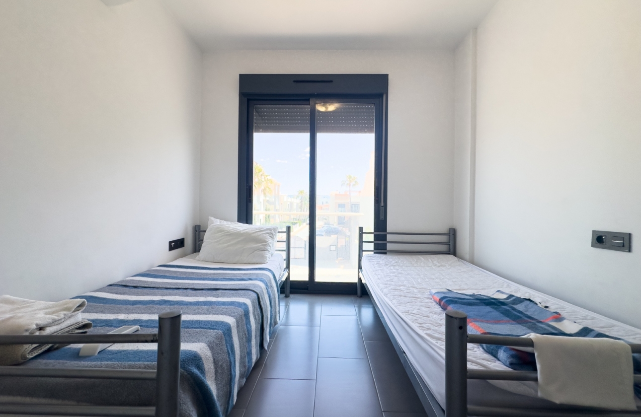 Resale - House - Orihuela Costa - La Zenia