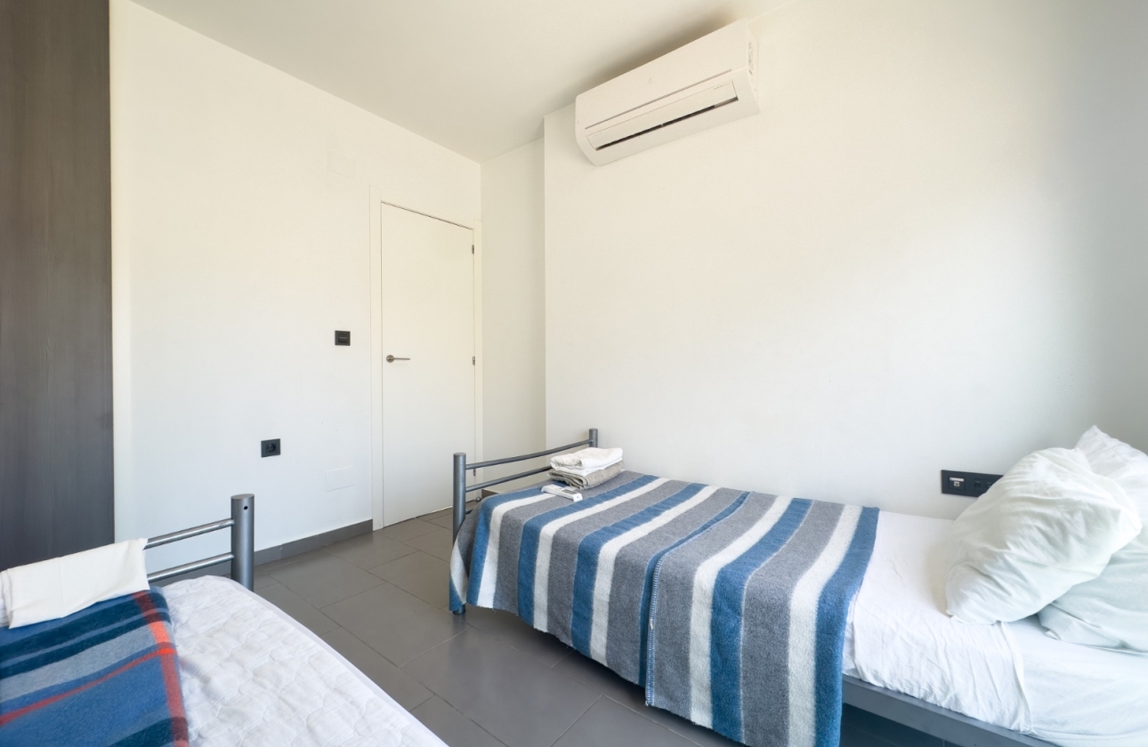 Resale - House - Orihuela Costa - La Zenia