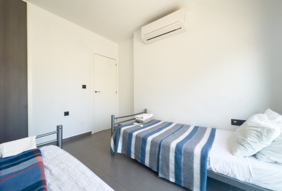 Resale - House - Orihuela Costa - La Zenia