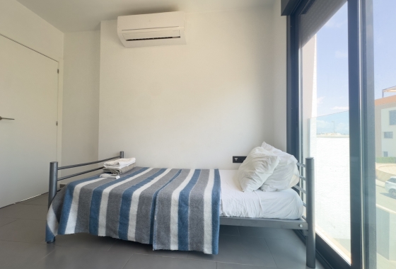 Resale - House - Orihuela Costa - La Zenia