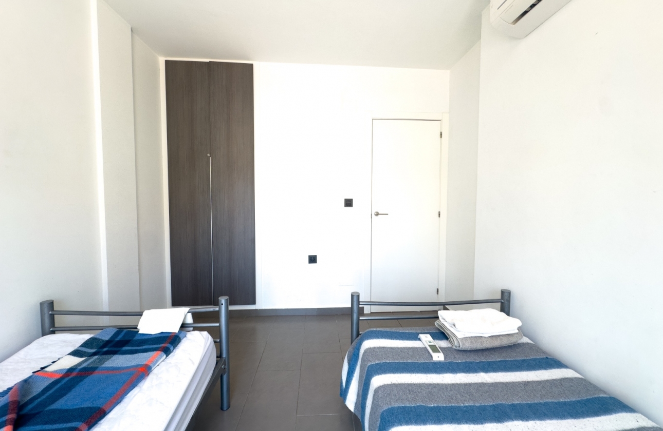 Resale - House - Orihuela Costa - La Zenia