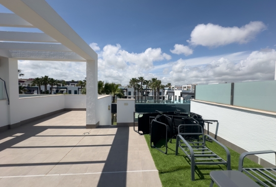 Resale - House - Orihuela Costa - La Zenia