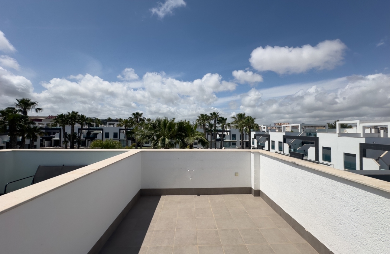 Resale - House - Orihuela Costa - La Zenia
