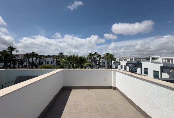 Resale - House - Orihuela Costa - La Zenia