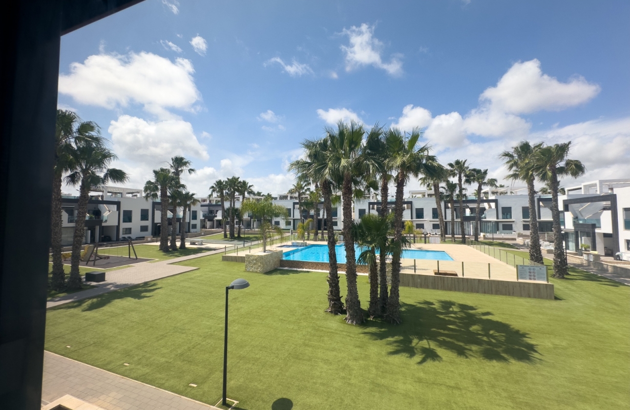 Resale - House - Orihuela Costa - La Zenia