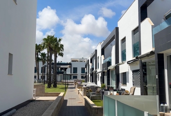 Resale - House - Orihuela Costa - La Zenia