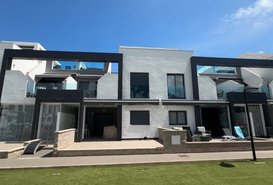 Resale - House - Orihuela Costa - La Zenia