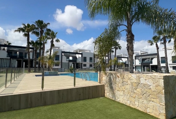 Resale - House - Orihuela Costa - La Zenia